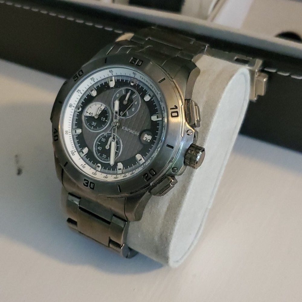 Express Mens Watch - Picture 2 of 2